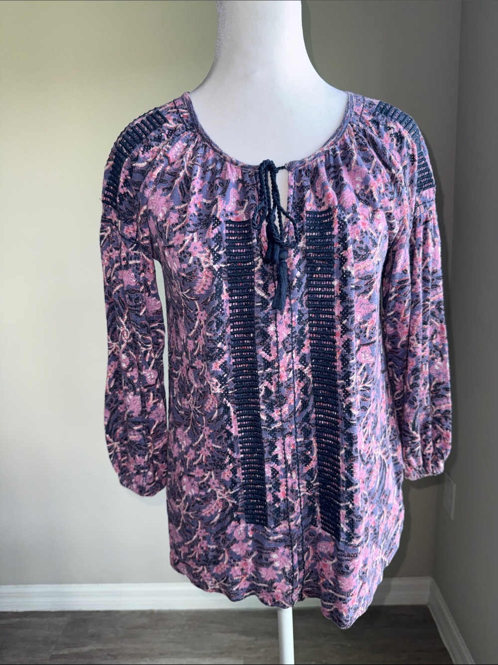 Lucky Brand women’s longsleeve , scoop neck, blouse